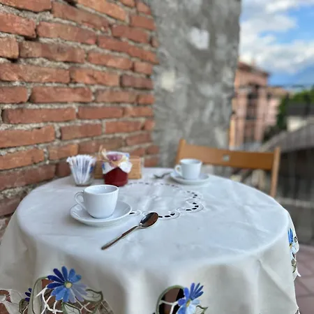 Moni's House * Gravedona