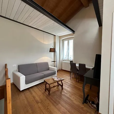 Moni's House * Gravedona