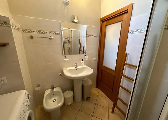 Moni's House דירה *