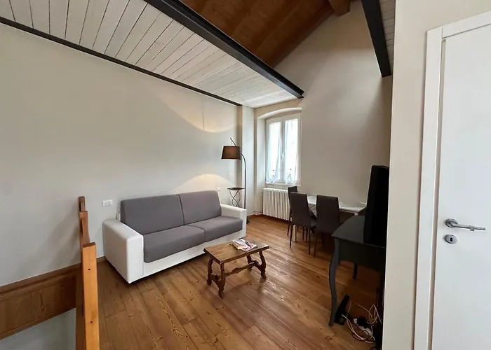 Moni's House * Gravedona